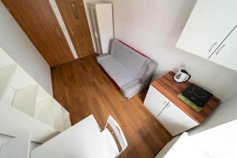 Młynarska 9, Bałuty, studio przy Placu Kościelnym