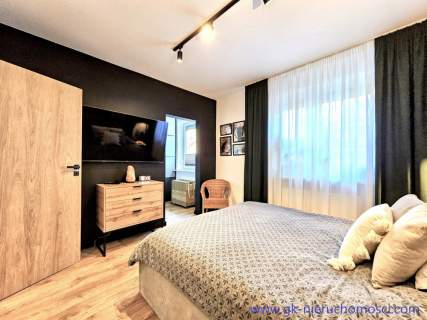 Po generalnym remoncie / Mieszkanie 104 m2 plus taras 14 m2 nad