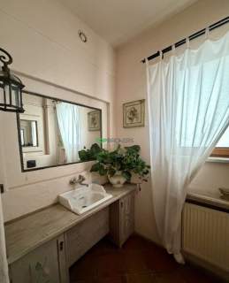 Przestronny lokal z częścią mieszkalną