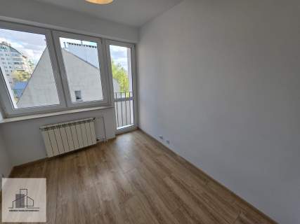 3 niezależne pokoje z oddzielną kuchnią i balkonem Super lo