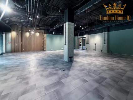Do wynajęcia lokal usługowy 222m2 na bliskiej Woli na parterze...