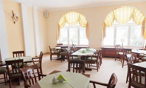 Piękny Hotel, Dom Opieki Bez Prowizji