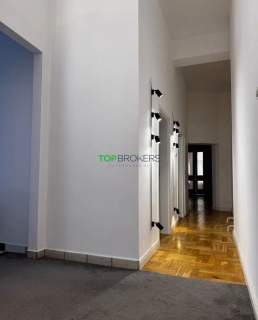 Trzy pokoje bez mebli blisko centrum