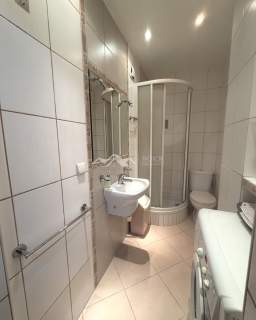 2 pokojowe, osobno kuchnia obok Un. Ekonomiczny