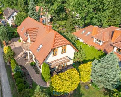 Przestronny dom z podwójnym garażem
