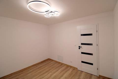 Nowoczesne 2 pok. w bloku, balkon