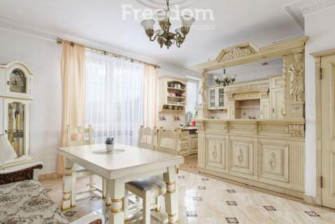 Dworek przy Tężni z apartamentami na wynajem.