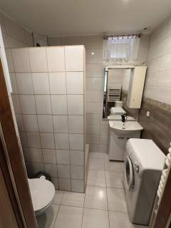 Wynajmę mieszkanie po remoncie w budynku wolnostojacym