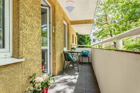 Wygodna kawalerka osobna kuchnia duży balkon