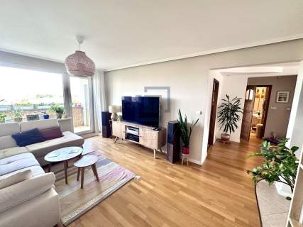 4 pokoje Os. Kuchnia-jadalnia Balkon Piwnica