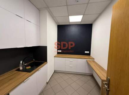 Centrum operacyjne Całe piętro 601,17 m2 Blisko lotniska