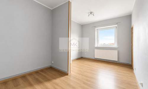 Mieszkanie 2/3 pokoje, piwnica 58m2, Zamkowa, Brzeg