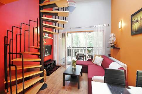 Apartament wakacyjny w sercu sosnowego lasu
