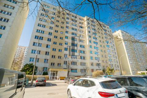 3 pokoje balkon dwustronne KW parking