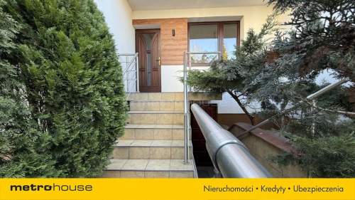 Dom z ogrodem 205 m2 , blisko centrum Żyrardowa