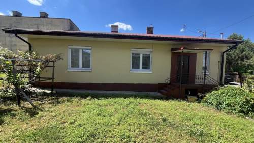Dwa domy 165 m2 na działce w centrum Zwolenia.