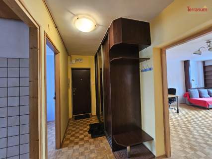 Czteropokojowe mieszkanie z osobną kuchnią