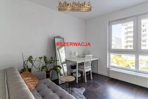 Na sprzedaż ładna kawalerka na Ochocie z balkonem