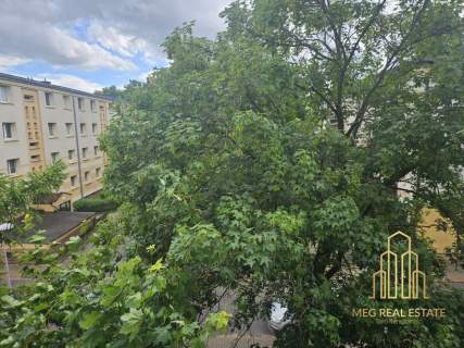 Studentom piętro 3/4 z balkonem do zamieszkania