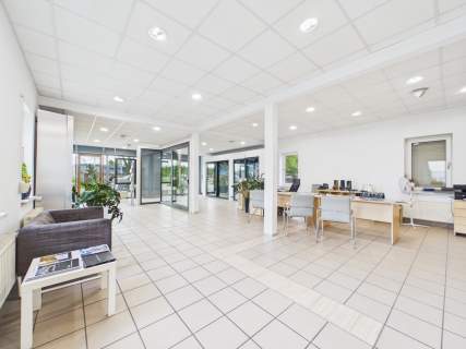 Idealny na Biuro, Salon   120 m przy Pasterniku