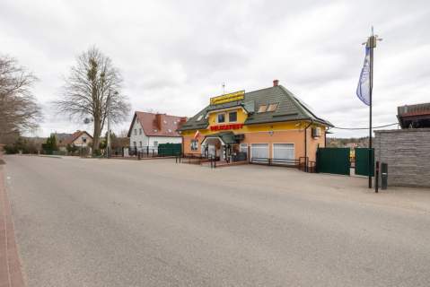 Dom z funkcją handlową mieszkanie i biznes