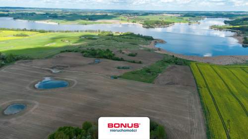 Działka inwestycyjna z linią brzegową na Warmii