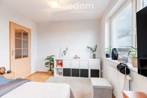 5 pokoi dwupoziomowe komórka balkon
