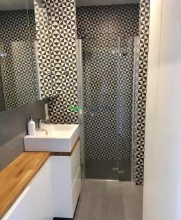 Komfortowe dwa pokoje przy metrze, garaż