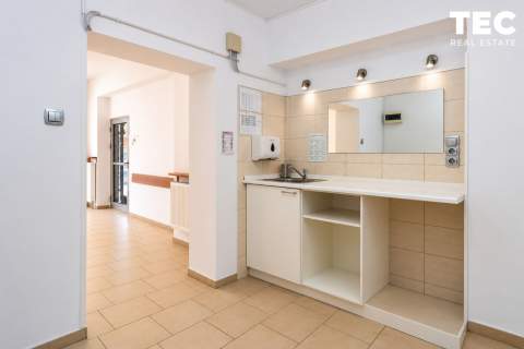Lokal handlowy w centrum, duży ruch, witryna