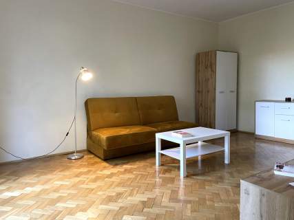 Muranów, bardzo ciche z dużym balkonem. Pierwsze piętro