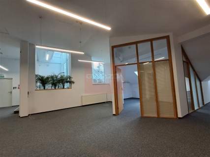 Nieruchomość komercyjna do wynajęcia, 600 m2, Warszawa