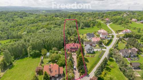 Wyjątkowy bliźniak z bajkowym ogrodem 