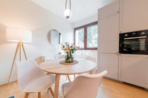 Designerski Apartament z Garażem w Pięknej Okolicy