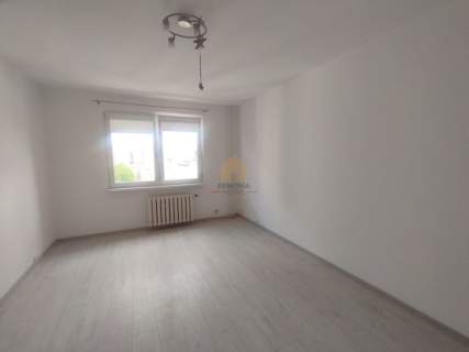 Piekary A- Kawalerka-35 m-7 p - winda- po remoncie