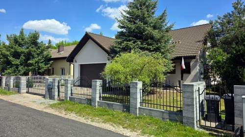Dom wolnostojący 173,5 - 926m2 5 pokoi garaż antresola ogród