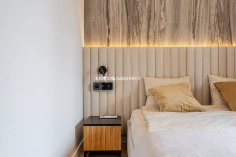 2 pok/ Balkon/ wysoki standard/ Królowej Jadwigi.