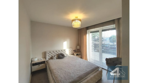 Dwupoziomowy apartament z dużym ogrodem