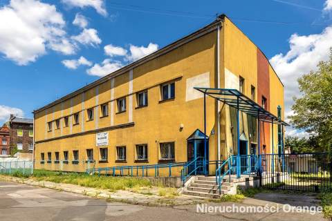 Budynek pod mieszkania, 6 km od centrum Katowic.