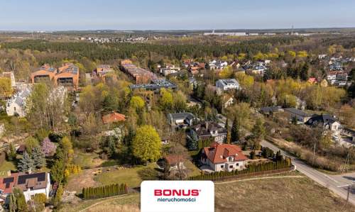 Dom wolnostojący 2 garaże Działka 0,2 ha