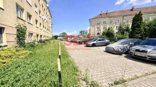Duza kawalerka w centrum Psiego Pola
