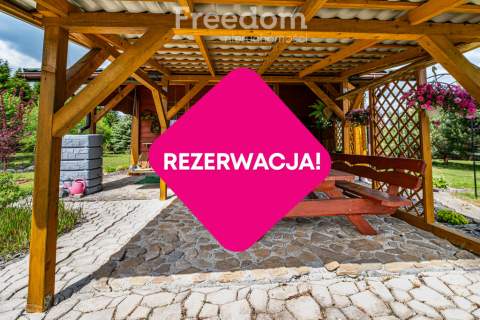 Całoroczny dom z tarasem wśród lasów