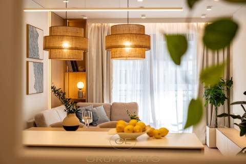 AL. Kijowska 4 pokoje balkon budynek 2023r.