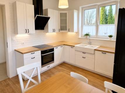 Dom jednorodzinny z dużą działką 1500 M 2 garaże