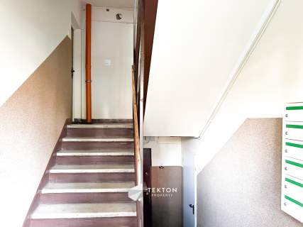 42,3 m 2 pokoje Balkon Blisko SKM