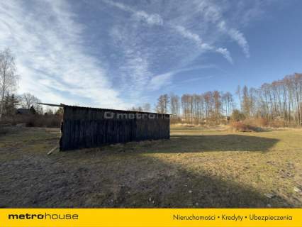 Działki o pow. 11645m2 pod zabudowę jednorodzinną.