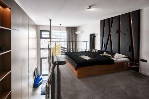 Stylowy Loft z Balkonem Siłownia Fitness