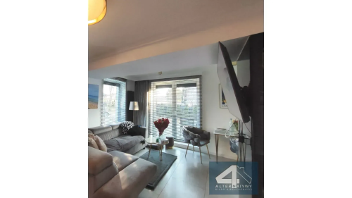 Dwupoziomowy apartament z dużym ogrodem