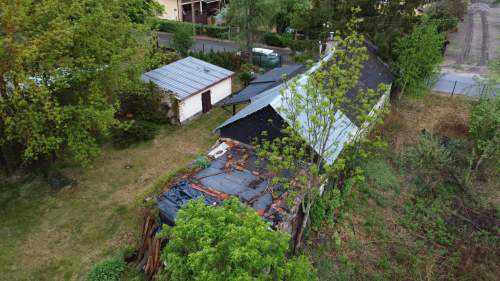 Działka 1200 m i budynki
