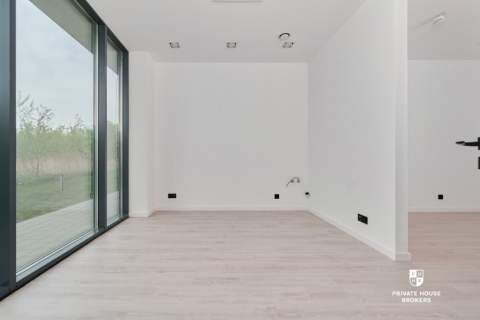 Lokal 89m2 z witryną - MINIMAXY obok Lotniska