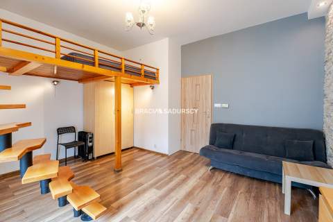 2pok 43 m2 atresole 20 min spacerem od Rynku